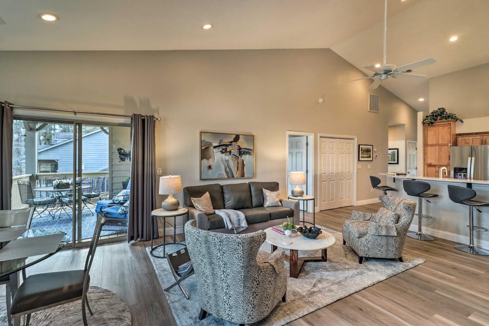 Indoor Pool & Golf Course Views: Lake Lure Condo! House in Lake Lure