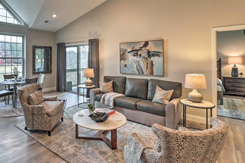 Indoor Pool & Golf Course Views: Lake Lure Condo! House in Lake Lure