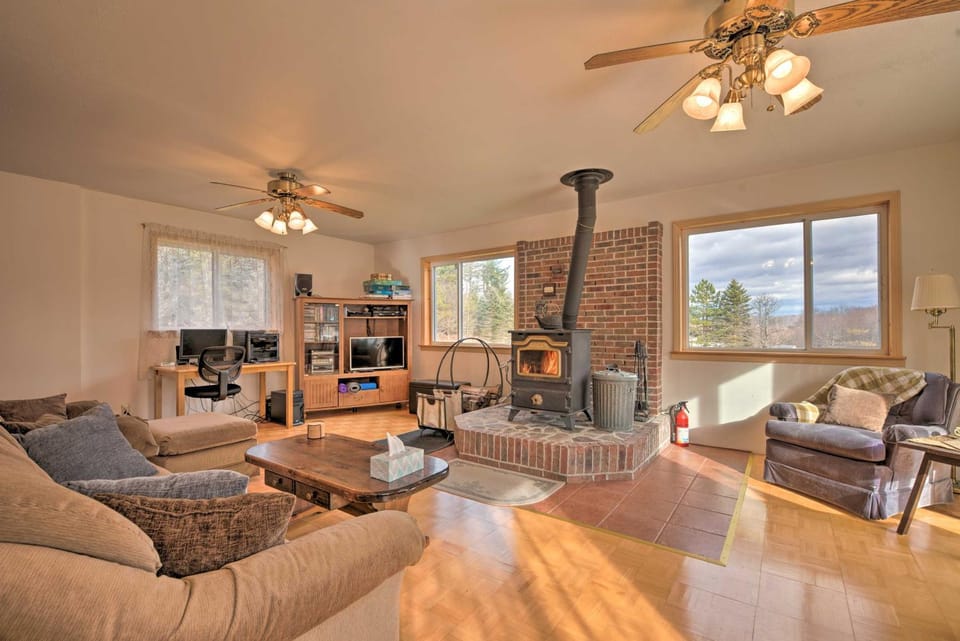 Private Hot Tub & Fireplace: Poconos Home! House in Pennsylvania