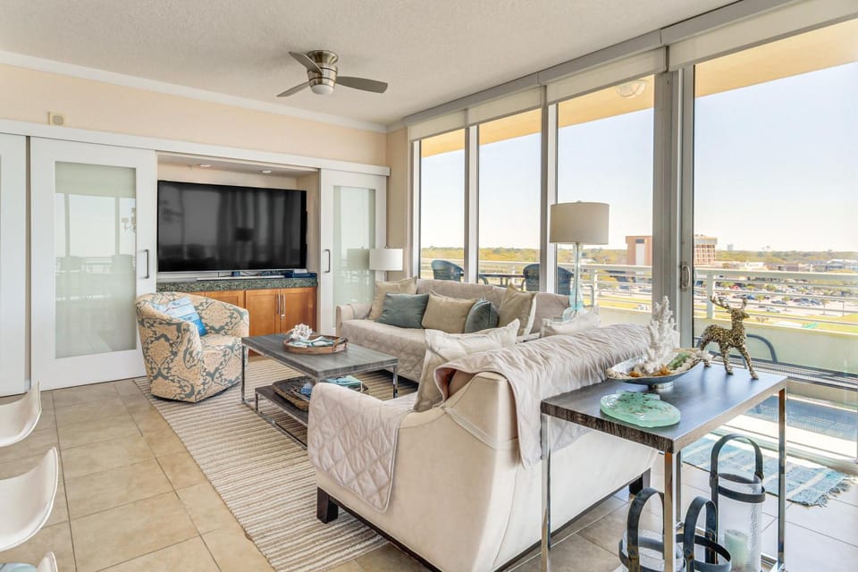 Walk to Beach: Luxury Biloxi Condo w/ Pool Access! House in Biloxi