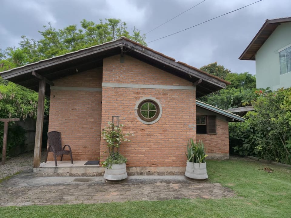 Casa para família no Rio Vermelho Piscina compartilhada House in Florianopolis
