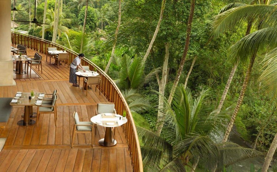 Restaurant/places to eat, Day, Natural landscape, Dining area, Breakfast, Time of day