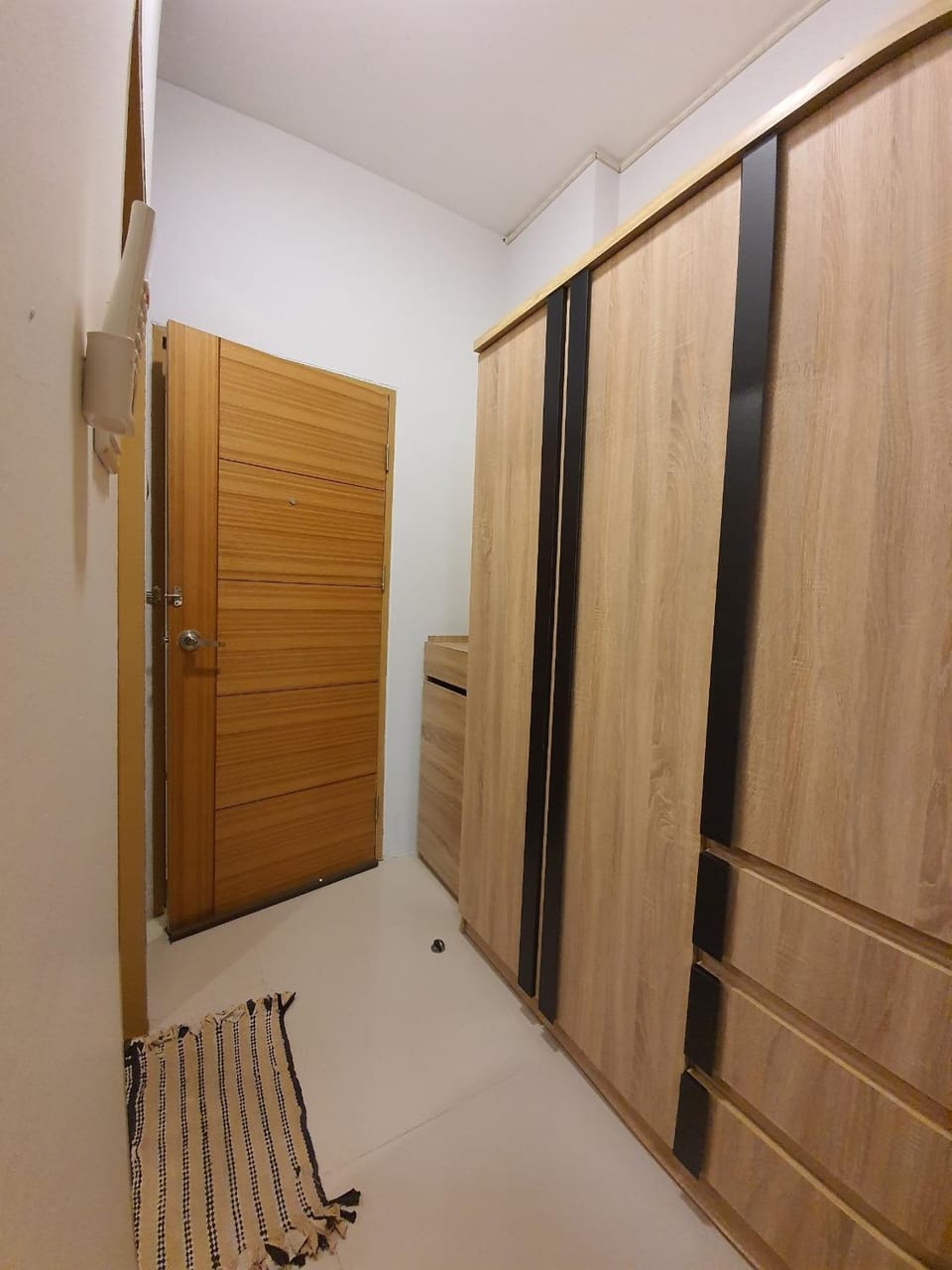 Area and facilities, furniture