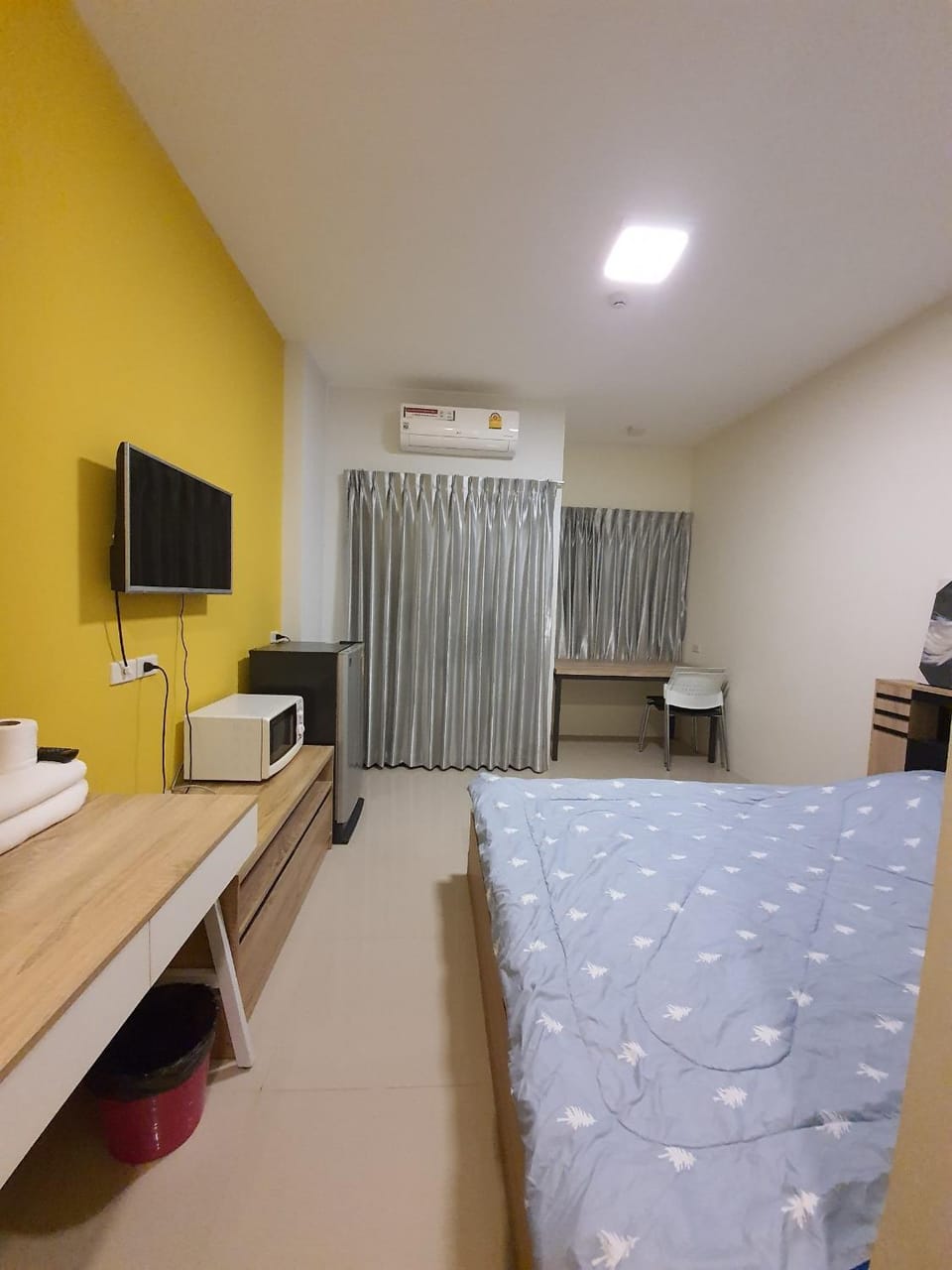 Photo of the whole room