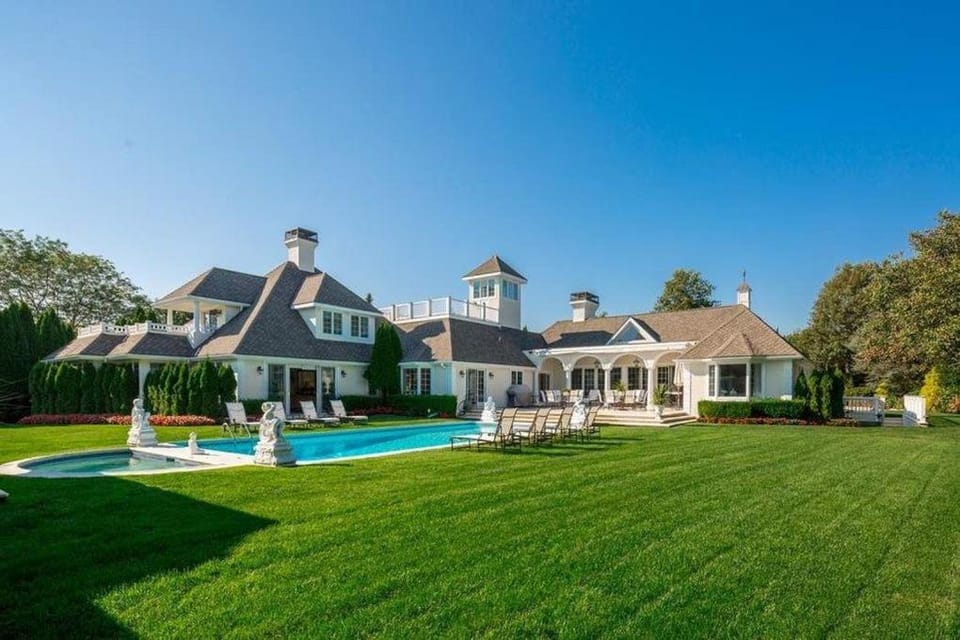 Property building, Garden, Pool view