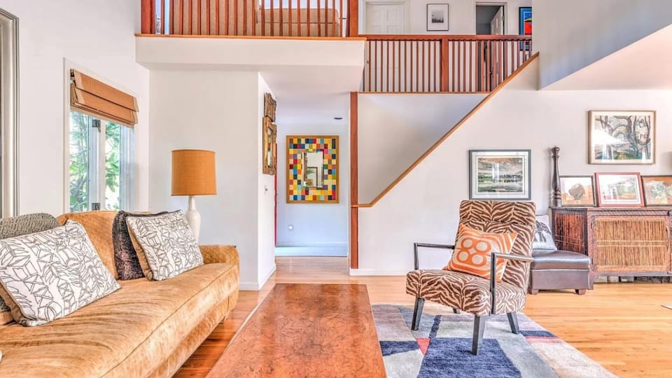 Living room, Decorative detail, Seating area