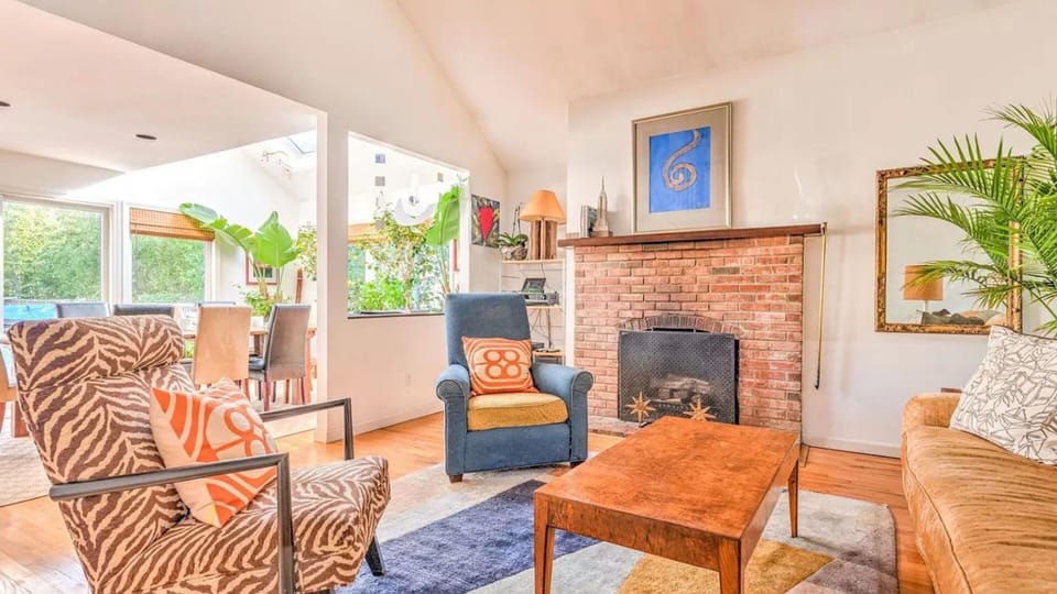 Living room, Decorative detail, Seating area, fireplace