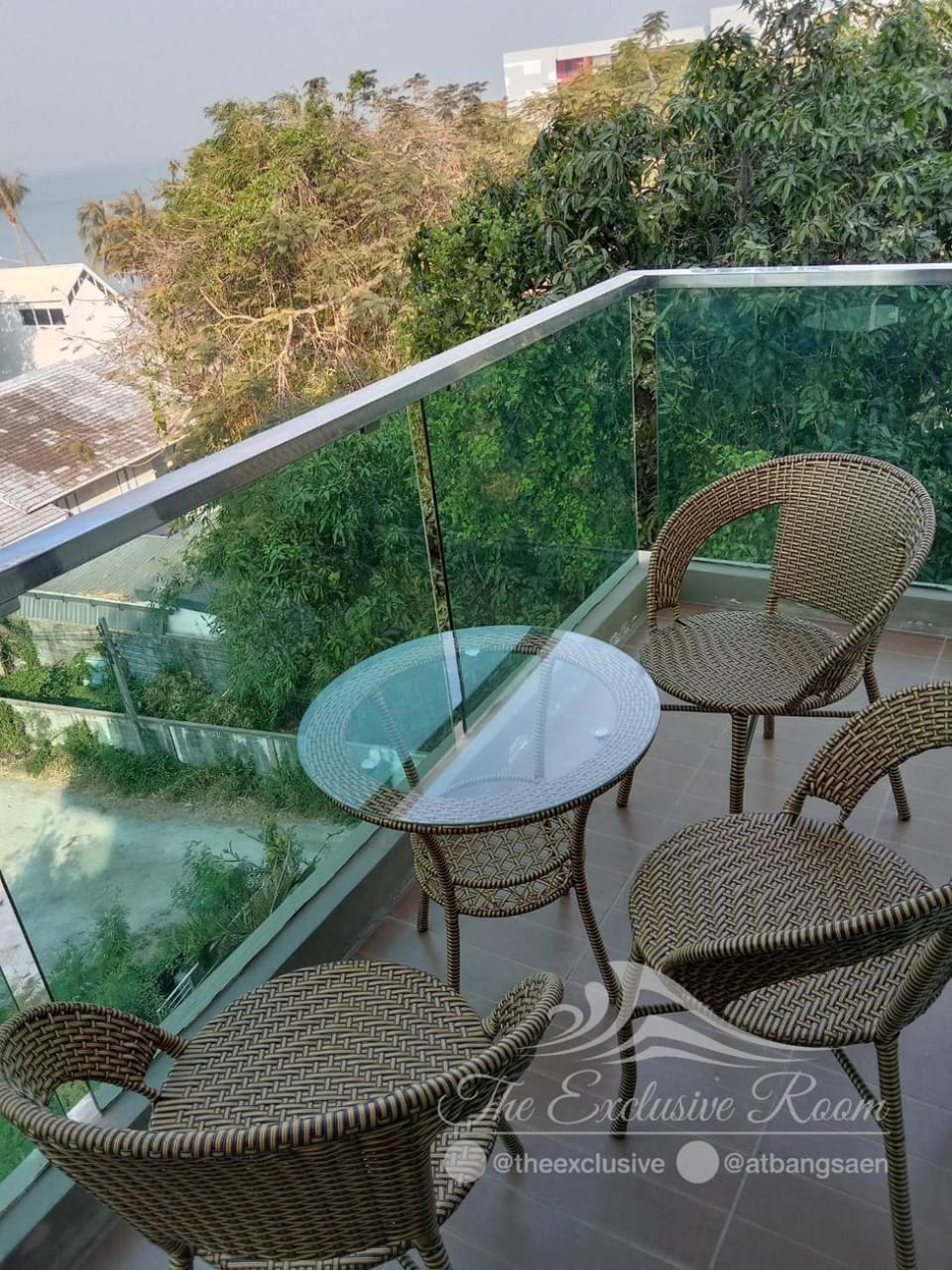 The Exclusive @WON Beach Suite & Toproof Pool Apartment in Chon Buri Changwat