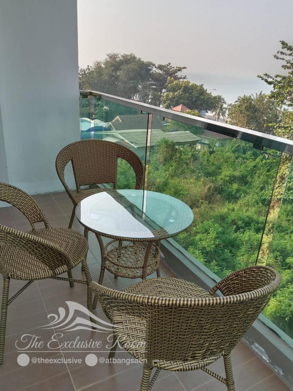 The Exclusive @WON Beach Suite & Toproof Pool Apartment in Chon Buri Changwat