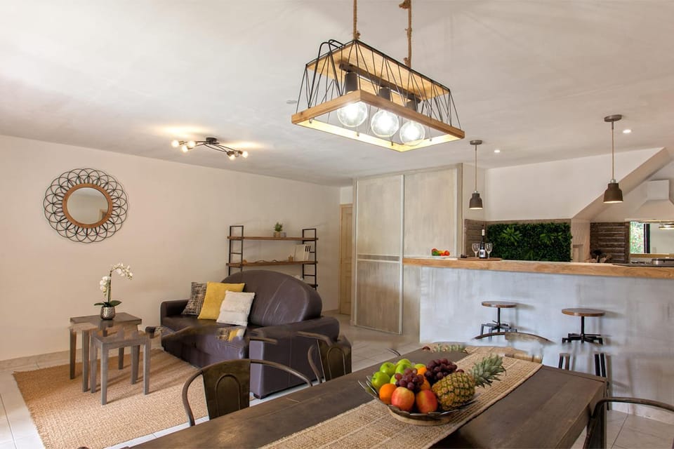 location de vacances figuier avec jardin barbecue piscine chauffée à Calvi Apartment in Calvi