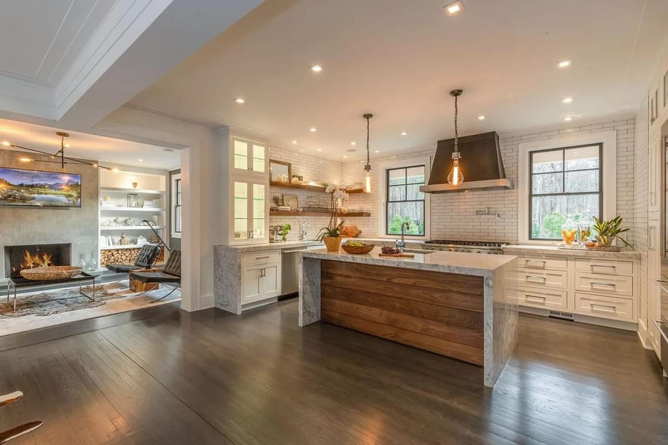 TV and multimedia, Kitchen or kitchenette, Seating area, fireplace, stove
