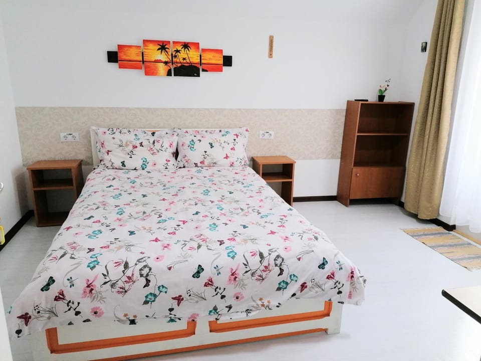 Bed, Photo of the whole room