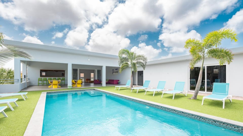 Patio, Pool view, Swimming pool, sunbed
