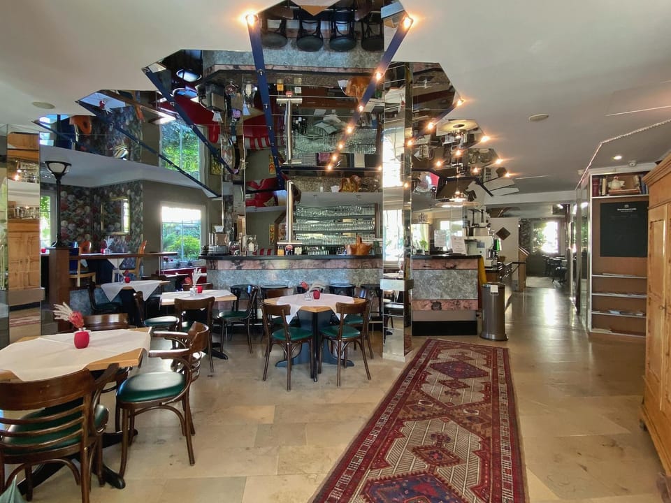 Restaurant/places to eat, Facade/entrance, Lobby or reception, Lounge or bar, Alcoholic drinks, Non alcoholic drinks