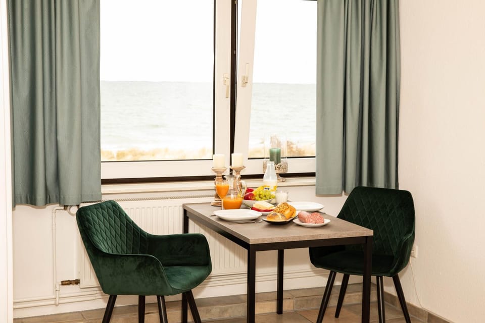Direkt am Strand mit Meerblick inclusive Strandkorb in der Saison Apartment in Heiligenhafen
