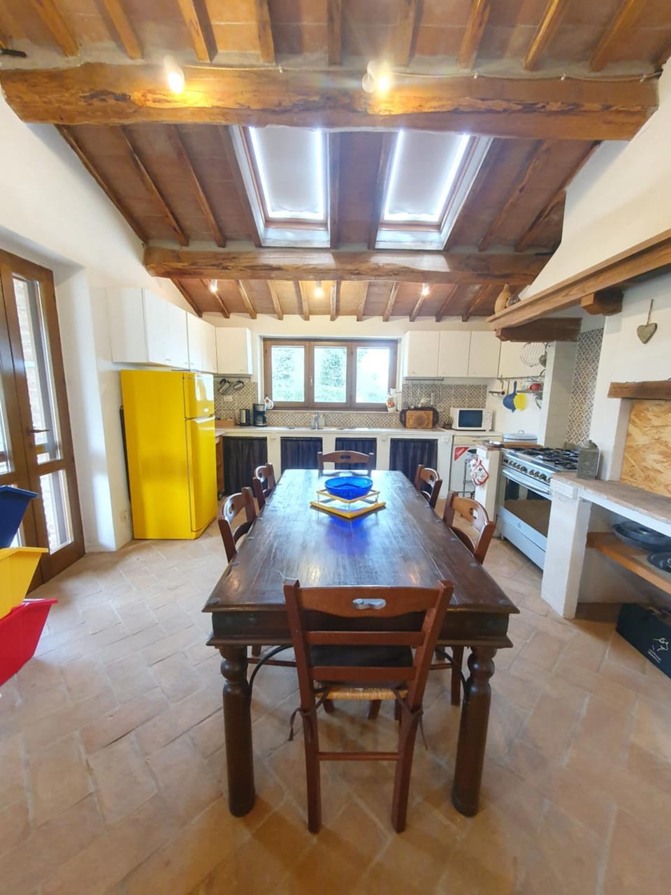 Kitchen or kitchenette, Dining area, stove