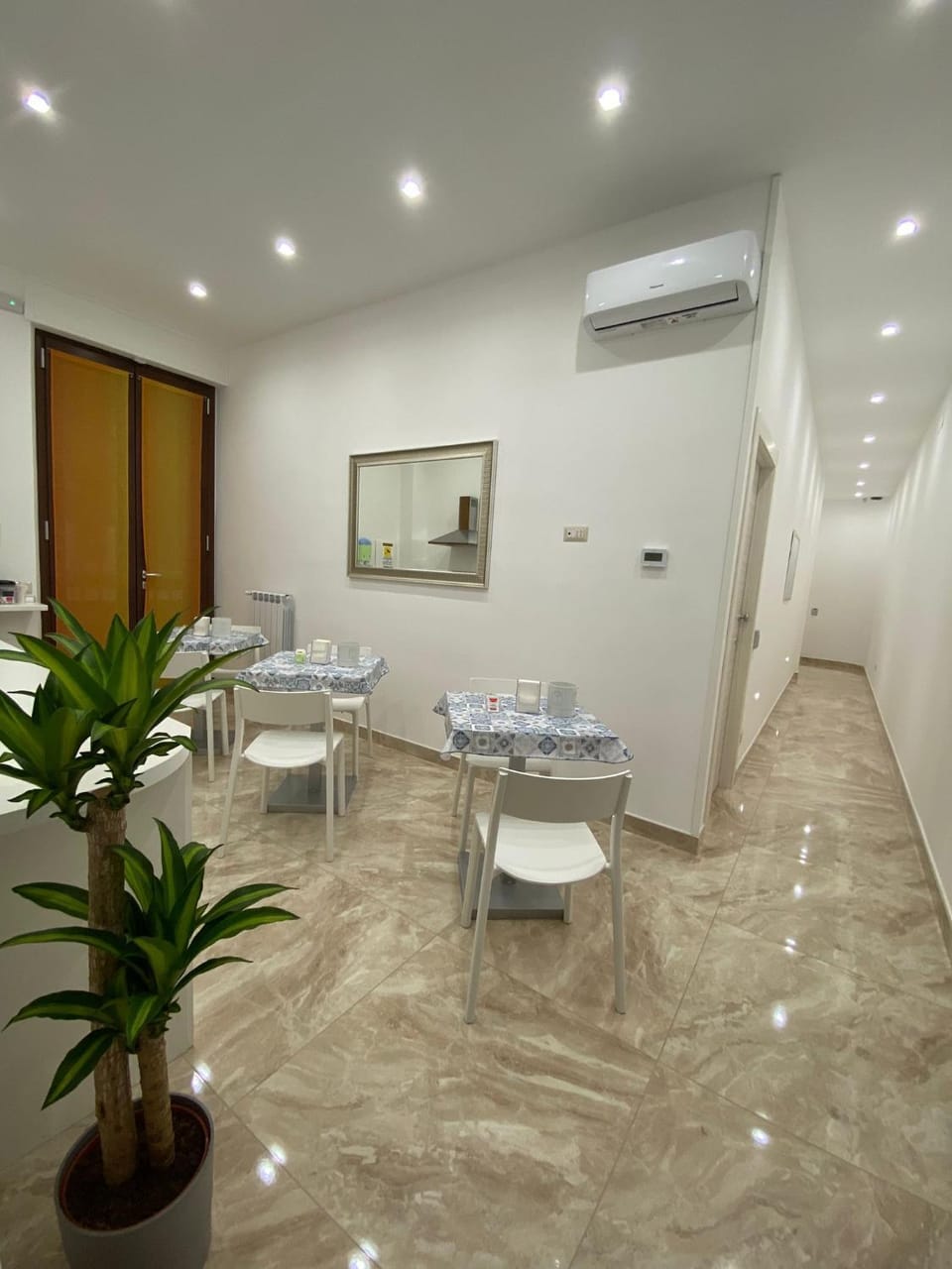 Kitchen or kitchenette, Kitchen or kitchenette, Communal kitchen, Breakfast, kitchen