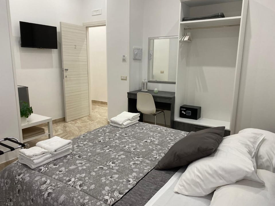 Bed, Bedroom