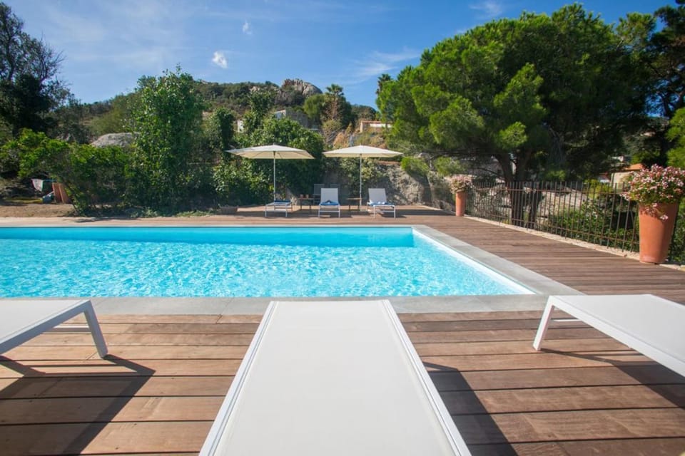 Villa campagne à Calvi piscine chauffée vue mer proche plage et centre House in Calvi
