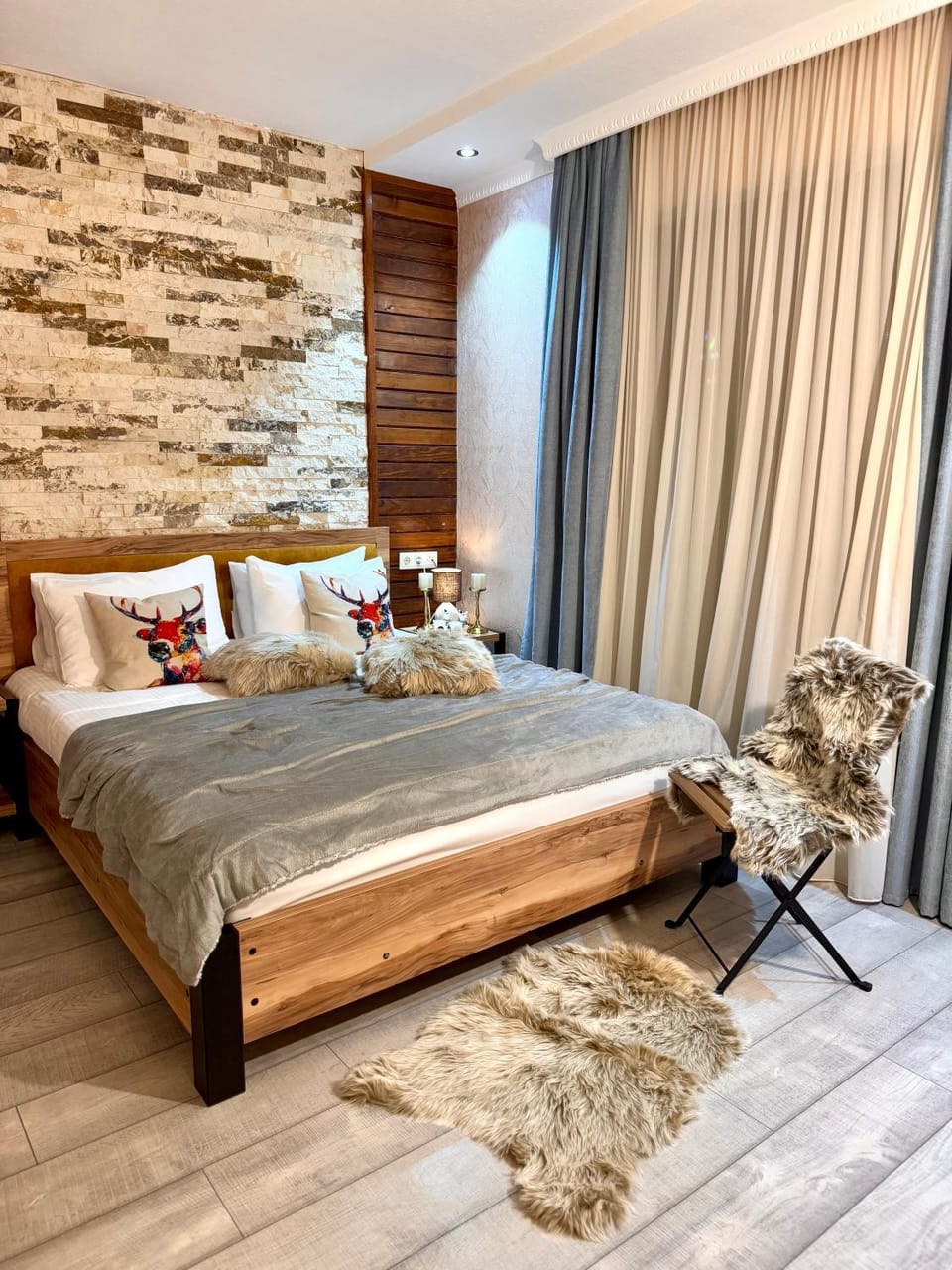 Bed, Photo of the whole room, Bedroom