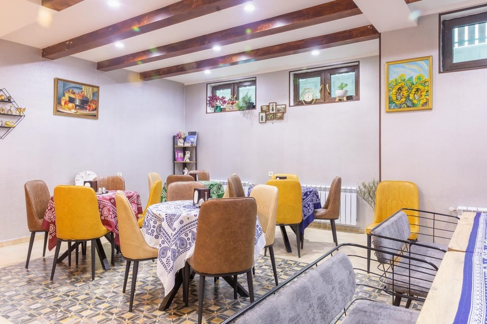 Restaurant/places to eat, Dining area