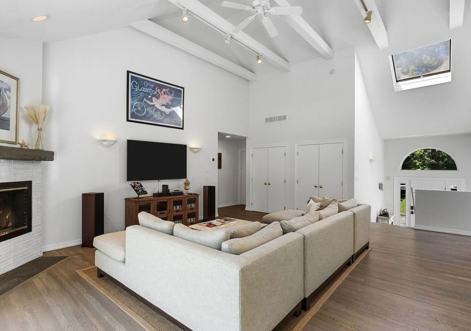 Villa Revello - Luxury with pool Villa in Southampton