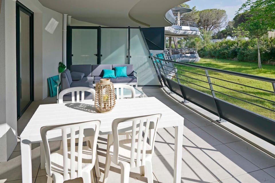 Balcony/Terrace, Garden view