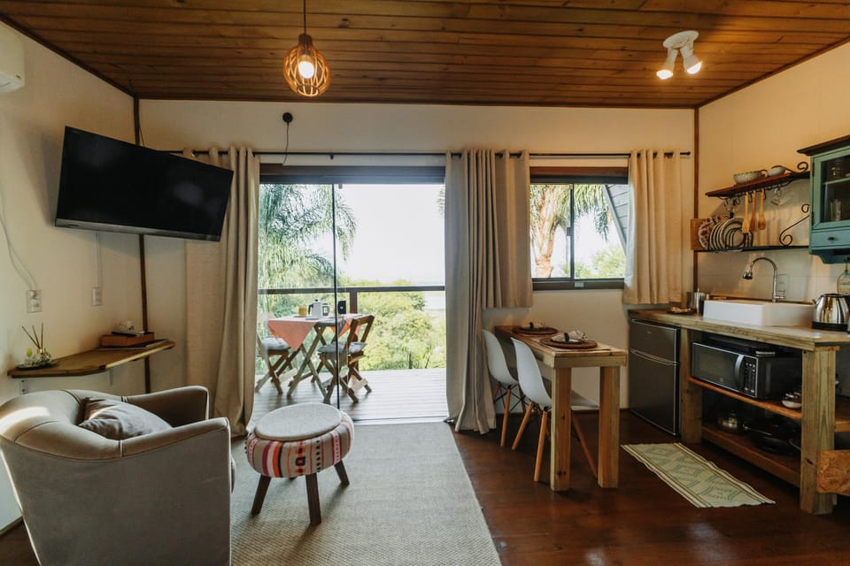 Communal lounge/ TV room, TV and multimedia, Living room, Seating area, Dining area