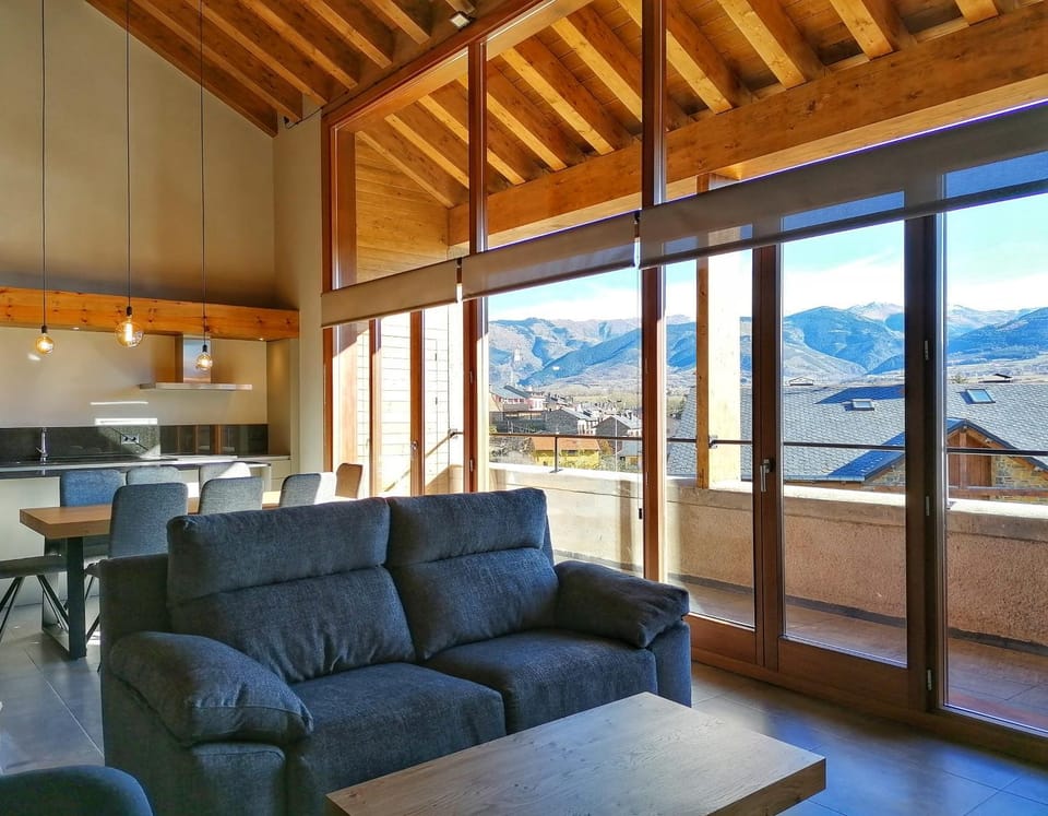 Balcony/Terrace, Living room, Seating area, Mountain view