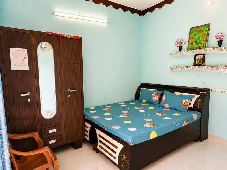 Bed, Photo of the whole room, Bedroom, wardrobe
