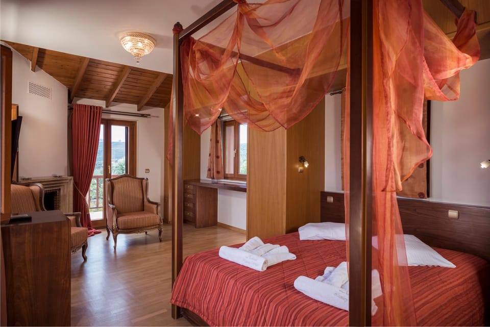 Day, Photo of the whole room, Decorative detail, Garden view, Mountain view, Pool view, Sea view, bunk bed