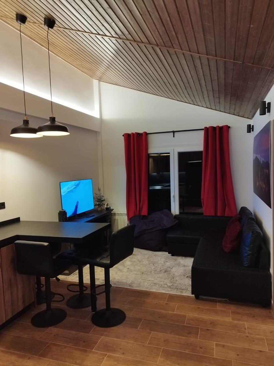 Communal lounge/ TV room, TV and multimedia, Living room