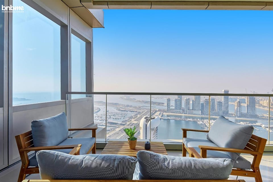 View (from property/room), Balcony/Terrace, Seating area, City view, Sea view
