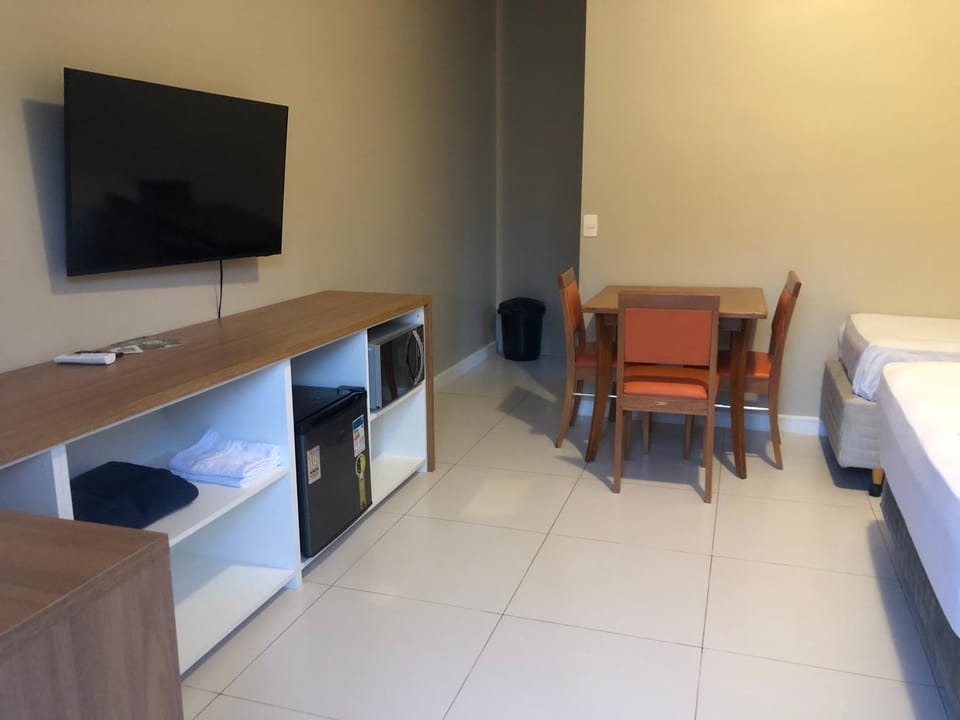 Suite com Varanda Vista Serra Prox Sesc Bertioga Ar WiFi 02 Vacation rental in Bertioga