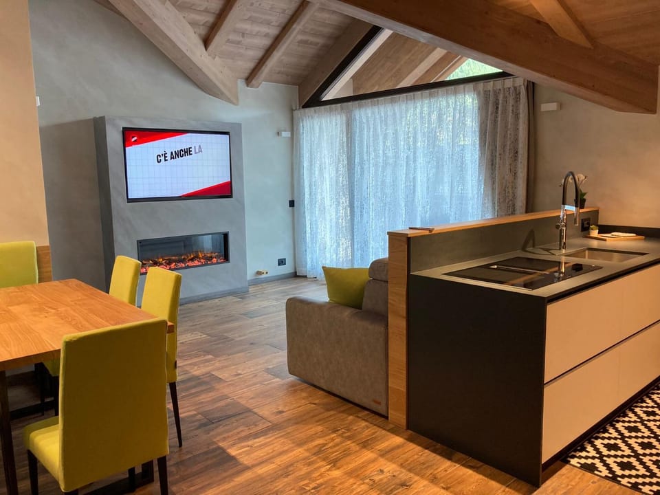 Kitchen or kitchenette, Living room, Dining area