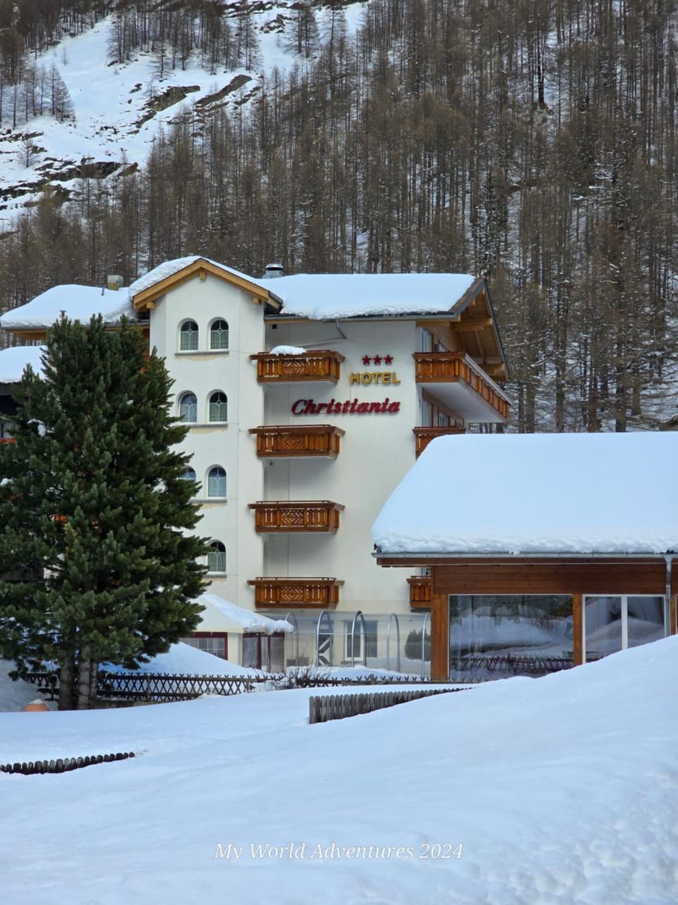 Property building, Winter, View (from property/room), Spa and wellness centre/facilities