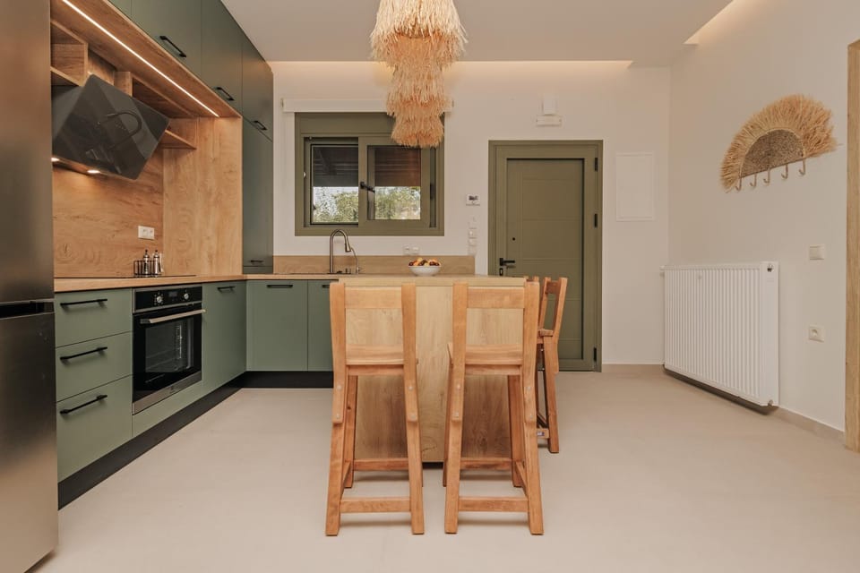 Dining area, dishwasher, oven, stove