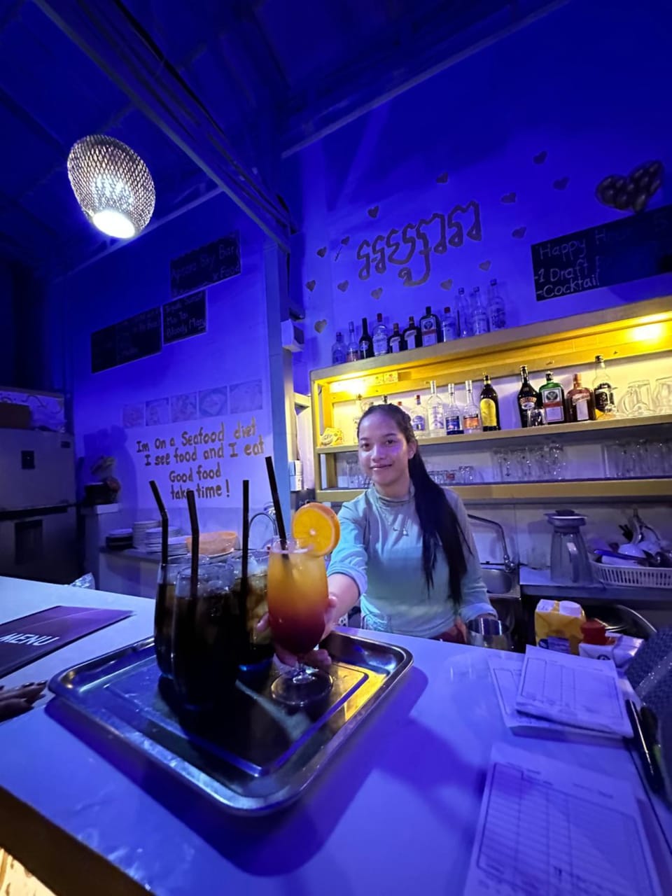 Restaurant/places to eat, Lounge or bar, Food and drinks, Food, Drinks