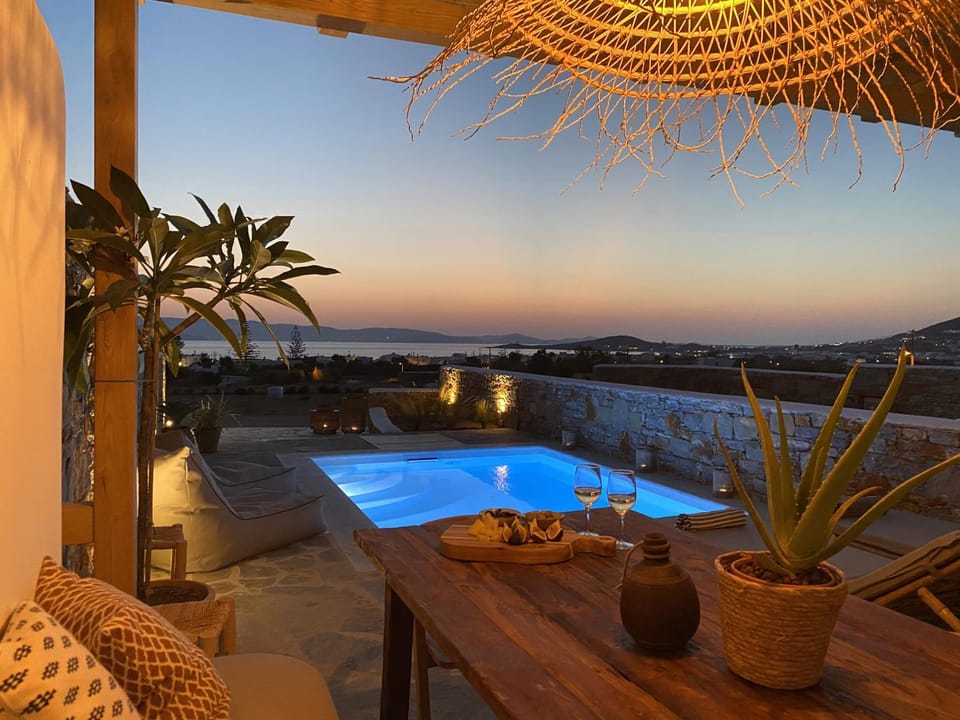 Spring, Night, Natural landscape, Summer, Spa and wellness centre/facilities, Spa and wellness centre/facilities, Autumn, Pool view, Sea view, Swimming pool, Swimming pool, Drinks, Seasons, Time of day, Sunset