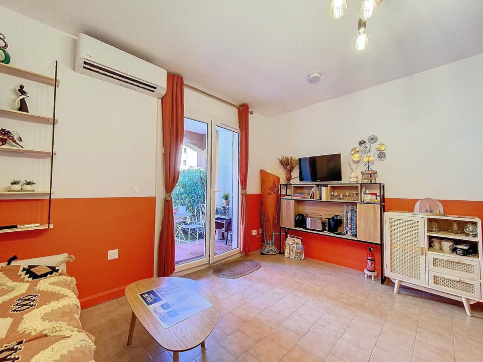 TV and multimedia, Dining area