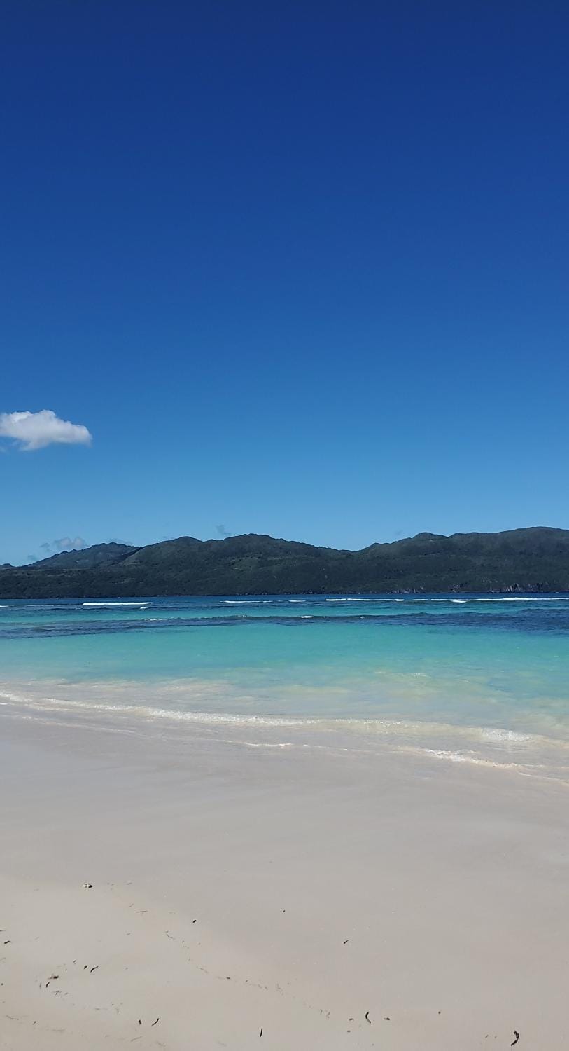 Yes Papa! Rooms only 100m from the beach! Hotel in Las Galeras