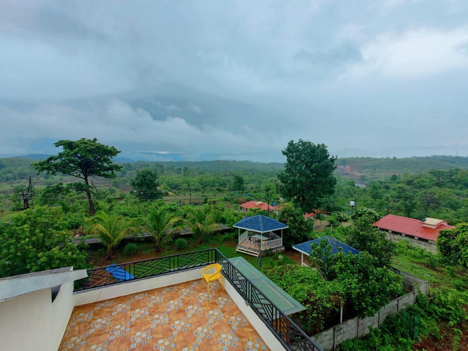 Bird's eye view, View (from property/room), View (from property/room), Balcony/Terrace, Balcony/Terrace, Mountain view, Mountain view, Seasons