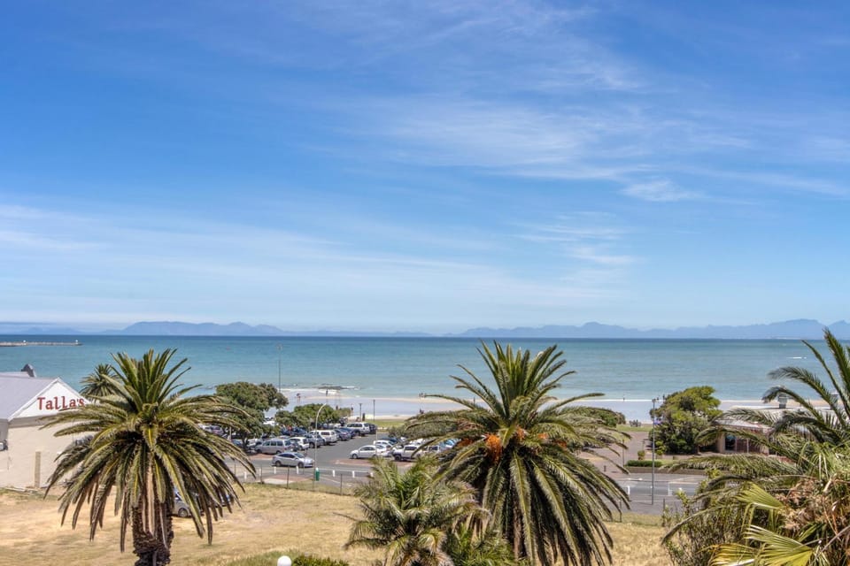 Apartment18Lifestyle Gordons Bay Beachfront Apartment in Cape Town
