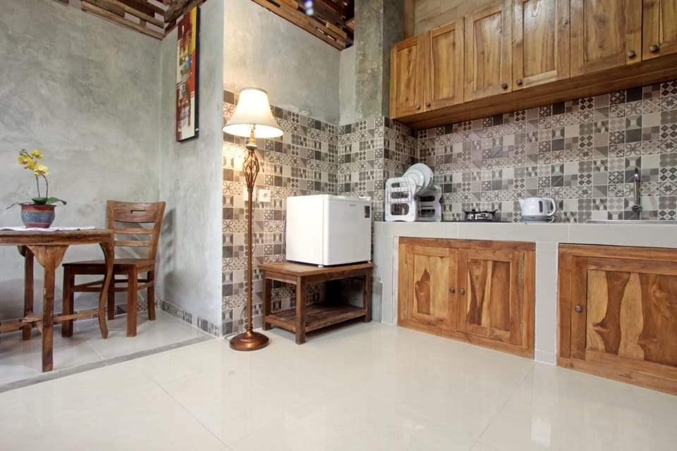 Kitchen or kitchenette, Dining area, Communal kitchen