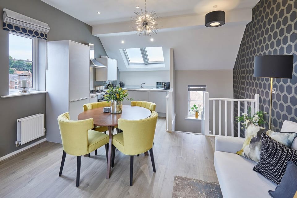 Kitchen or kitchenette, Living room, Seating area, Dining area