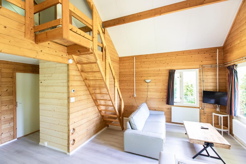 Chalet aan het water - vakantiepark de Schreiershoek Chalet in Friesland, Netherlands