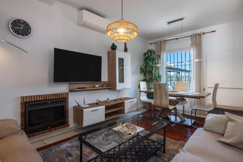 Communal lounge/ TV room, Living room