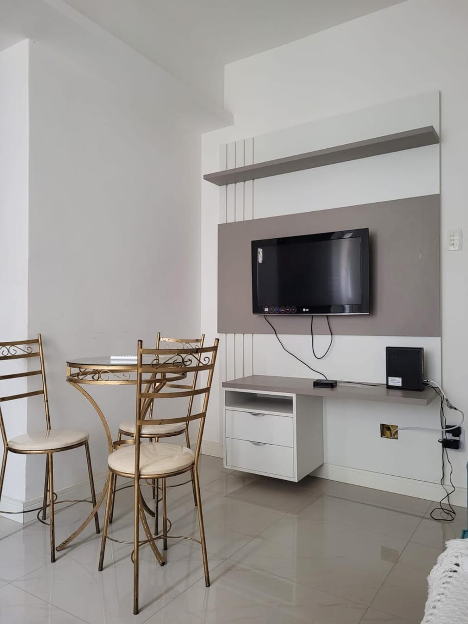 Communal lounge/ TV room, TV and multimedia, Living room