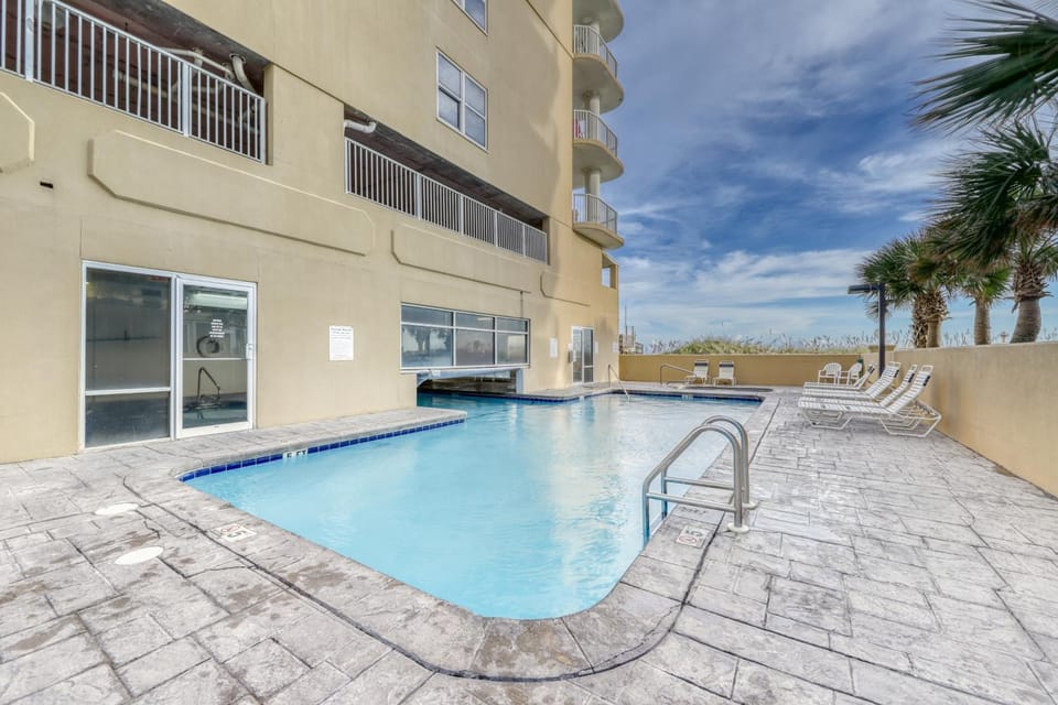 Island Royale 702 Apartment in West Beach