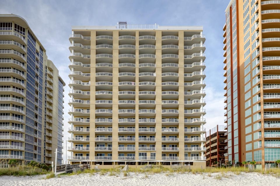 Island Royale 702 Apartment in West Beach